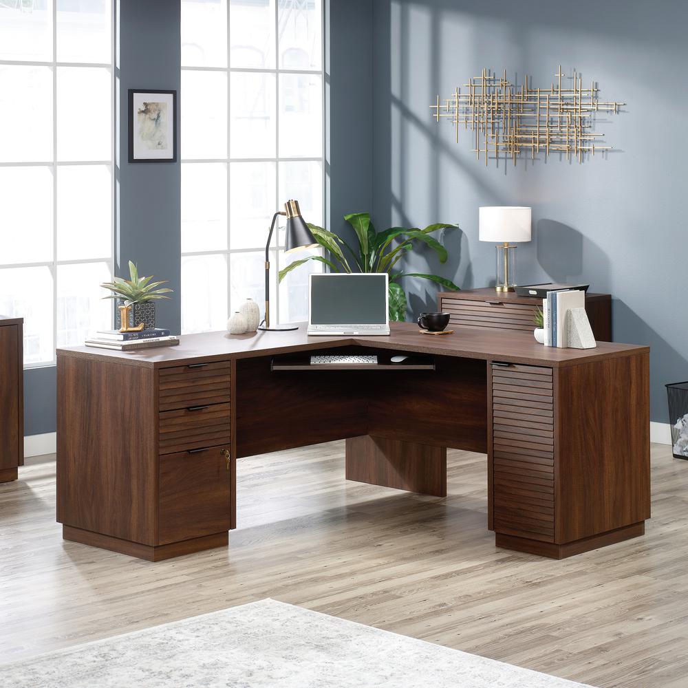 Englewood L-Desk Spiced Mahogany. Picture 4
