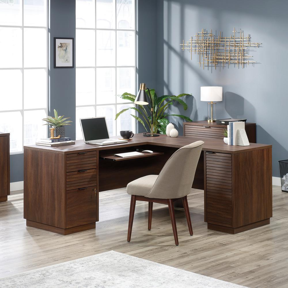 Englewood L-Desk Spiced Mahogany. Picture 13