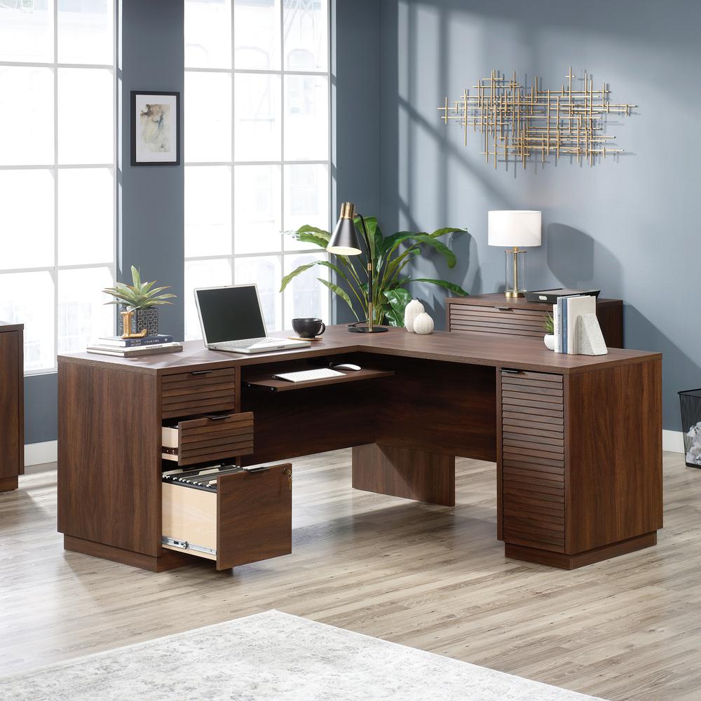 Englewood L-Desk Spiced Mahogany. Picture 16