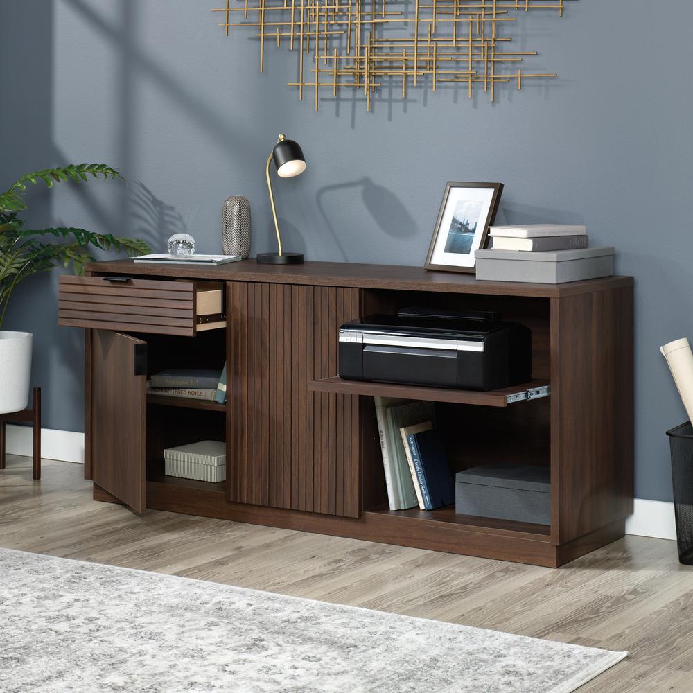 Englewood Credenza Spiced Mahogany. Picture 9