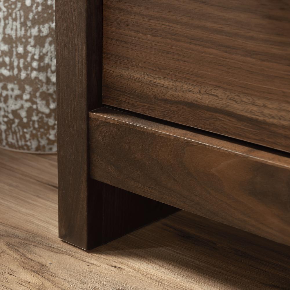 River Ranch Dresser, Grand Walnut finish. Picture 8