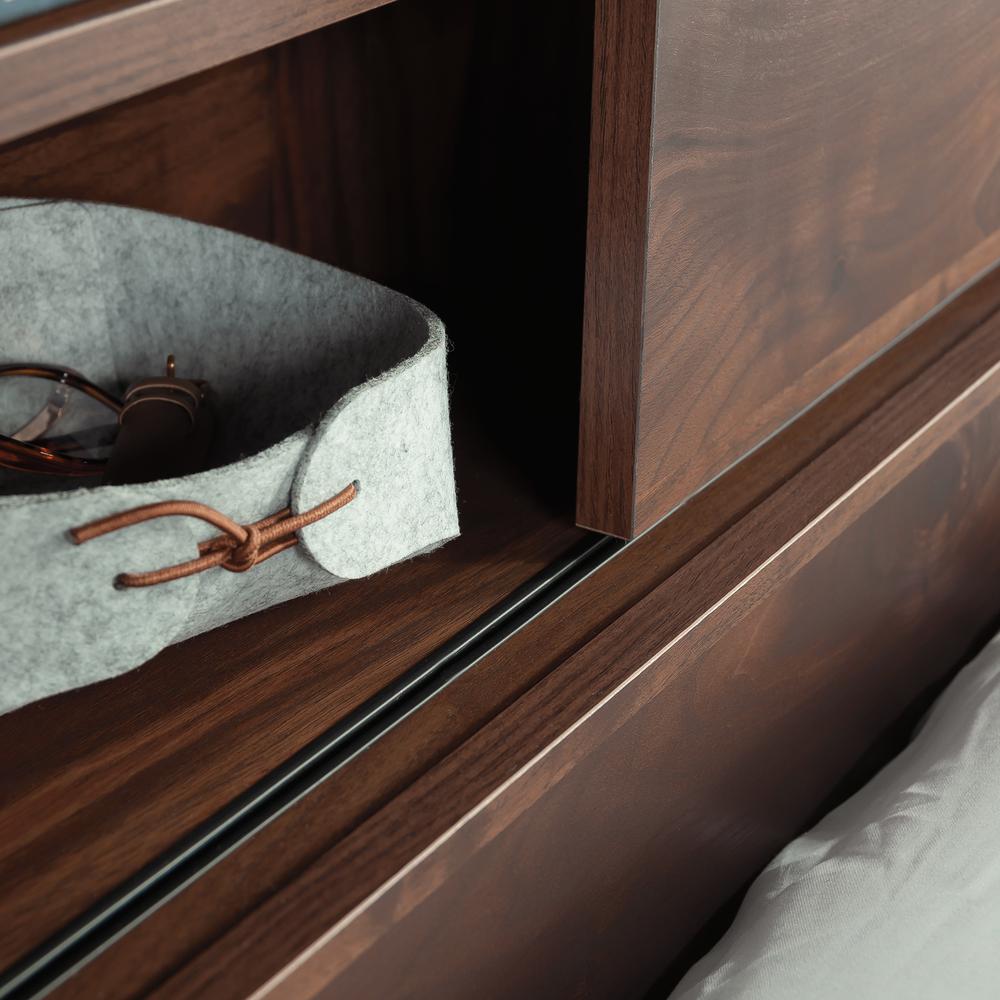 Harvey Park Headboard, Grand Walnut finish. Picture 7