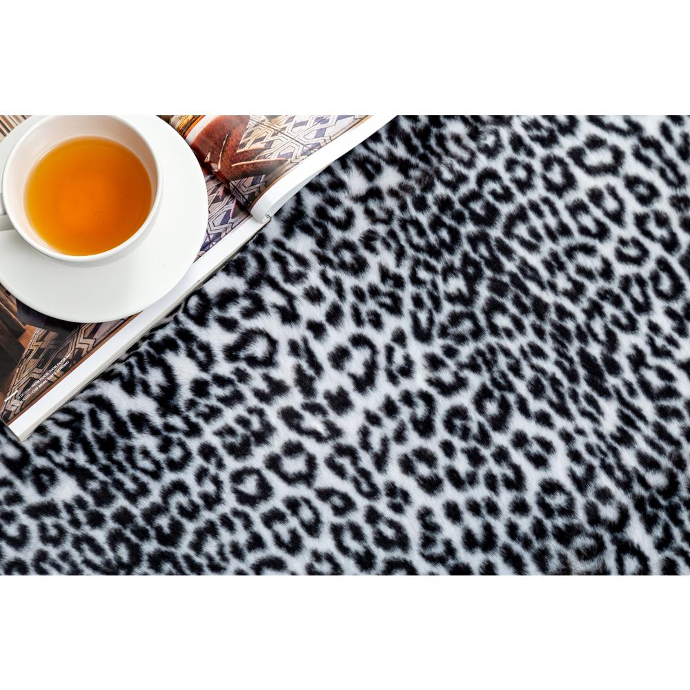 FAUX FUR LEOPARD FU04 5' X 7'. Picture 2