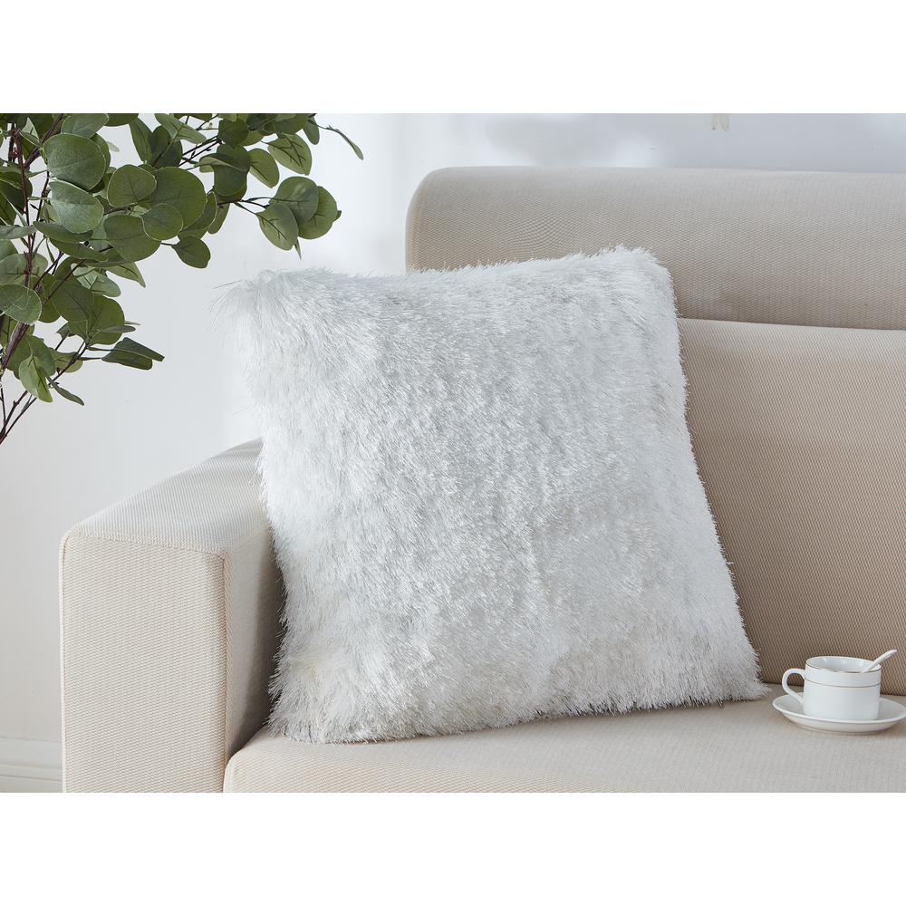 URBAN01 WHITE PILLOW 20" X 20". Picture 1
