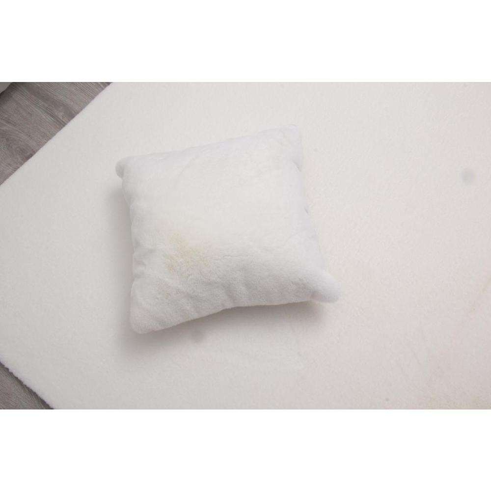 FAUX RABBIT FUR WHITE RB01 2'4" X 7'6". Picture 7