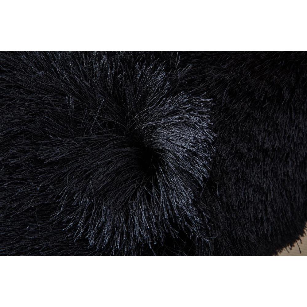 URBAN03 BLACK PILLOW 20" X 20". Picture 2