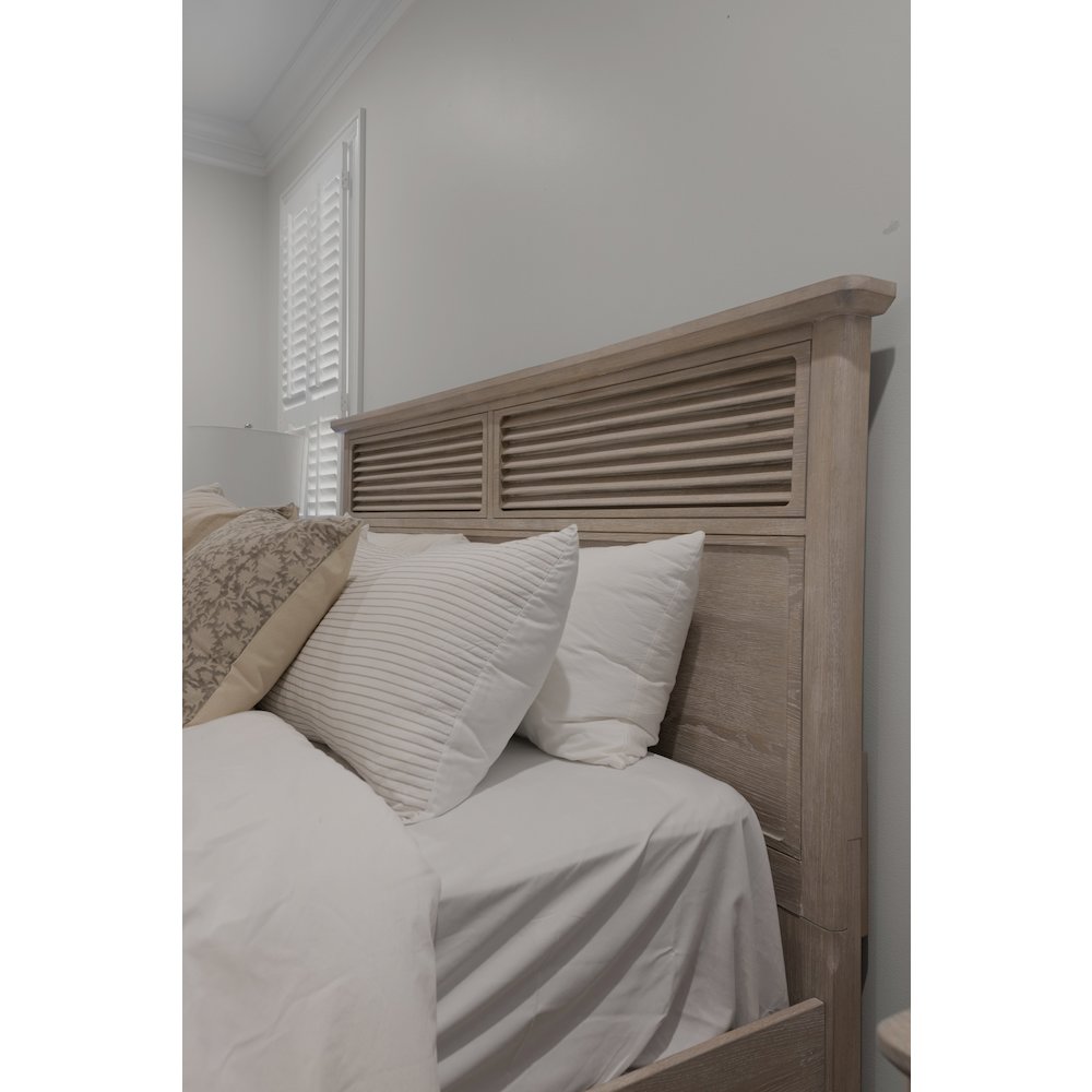 Cape May - Storage Bed - King - Glazed Driftwood Finish. Picture 7