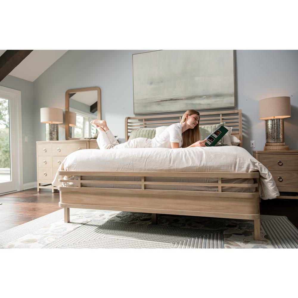 Monterey - Bed - Queen - Sandstone Finish. Picture 8