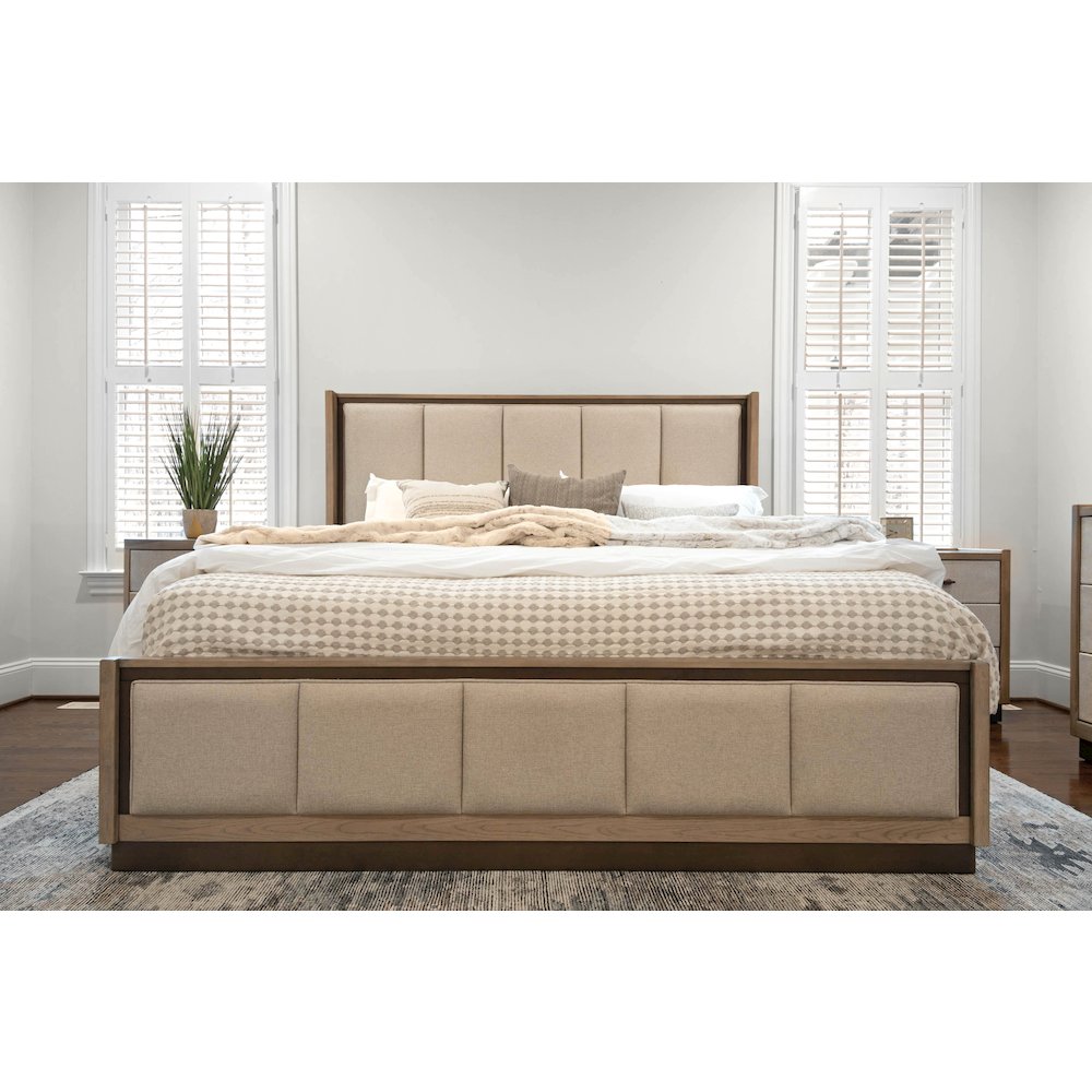 Rio Vista - Upholstered Bed - King - Muted Earth Tones and Clay Finish - Grey. Picture 1