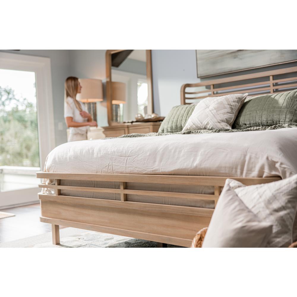 Monterey - Bed - Queen - Sandstone Finish. Picture 3