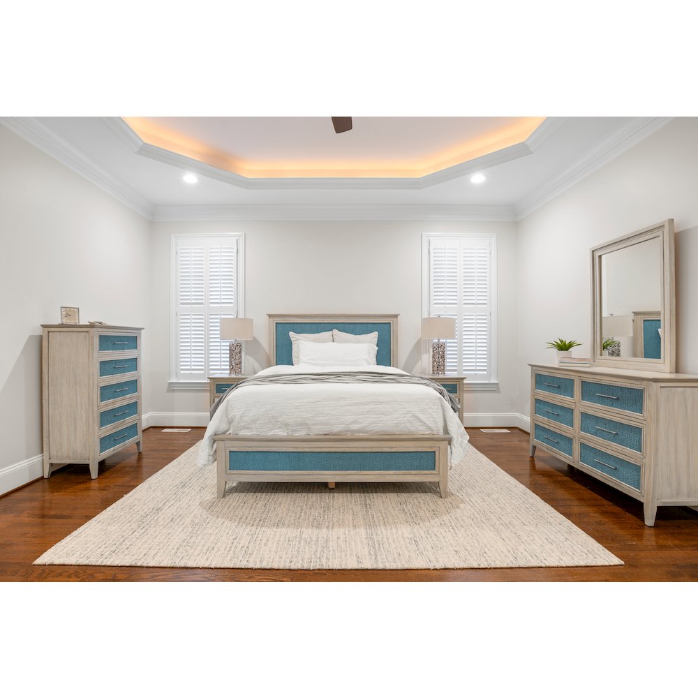 Ocean Isles - Bed - Queen - Ocean Blue and Aged Ivory Finish. Picture 4