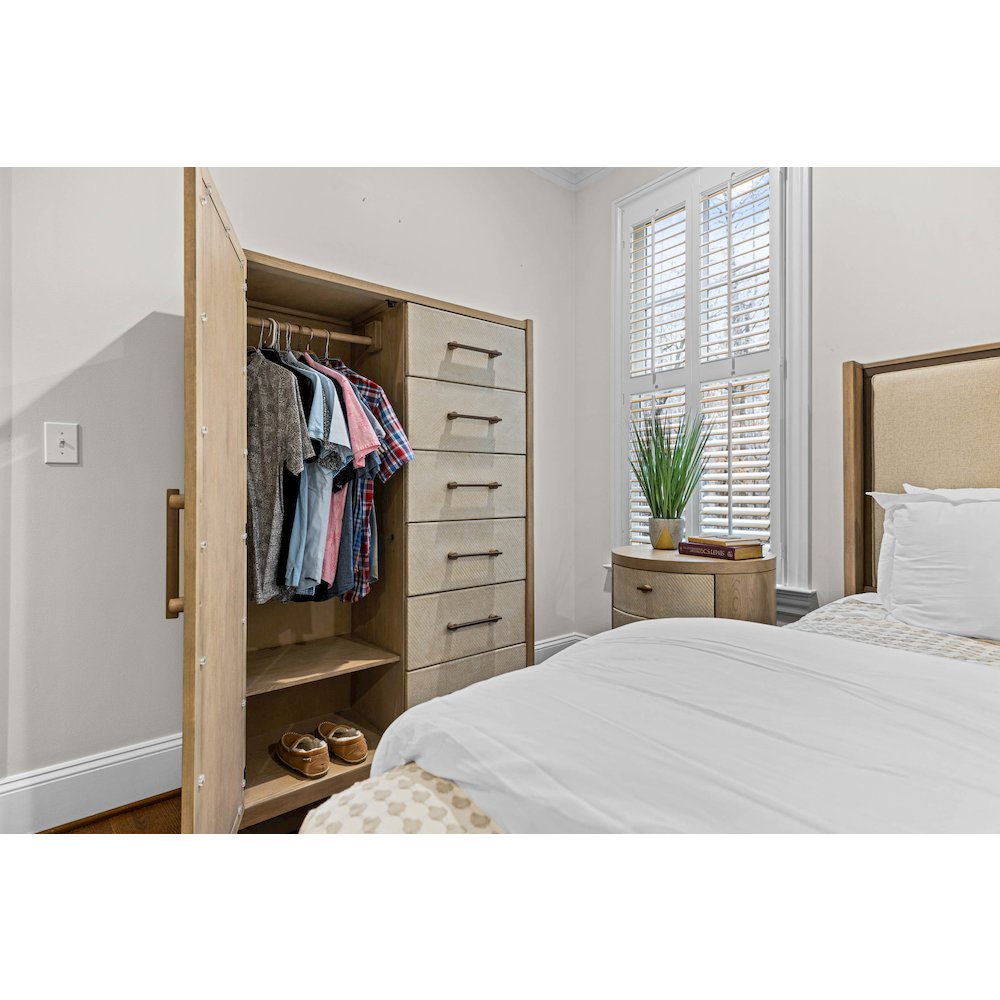 Rio Vista - Woven Mirrored Door Chest - Muted Earth Tones and Clay Finish. Picture 9