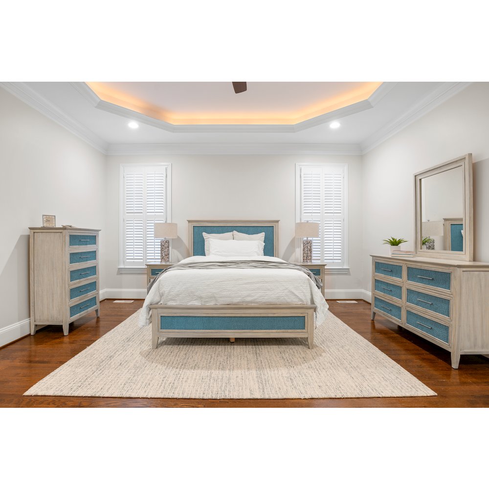 Ocean Isles - Bed - King - Ocean Blue and Aged Ivory Finish. Picture 4