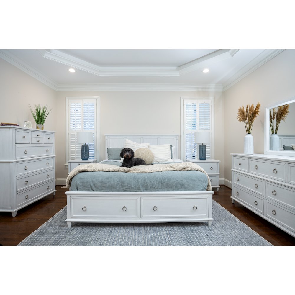 Point Breeze - Storage Bed - King - Fresh White with Soft Grey Glaze Finish. Picture 4