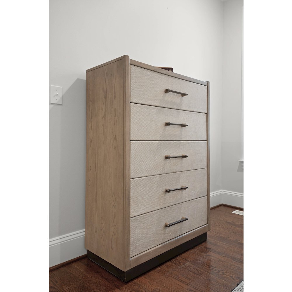 Rio Vista - Woven 5 Drawer Chest - Muted Earth Tones and Clay Finish. Picture 7