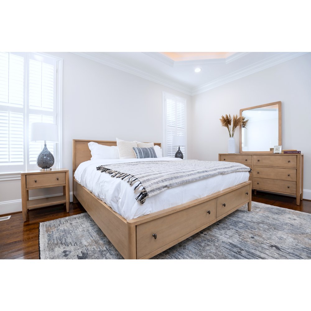Chatham - Storage Bed - King - Warm Maple Finish. Picture 2