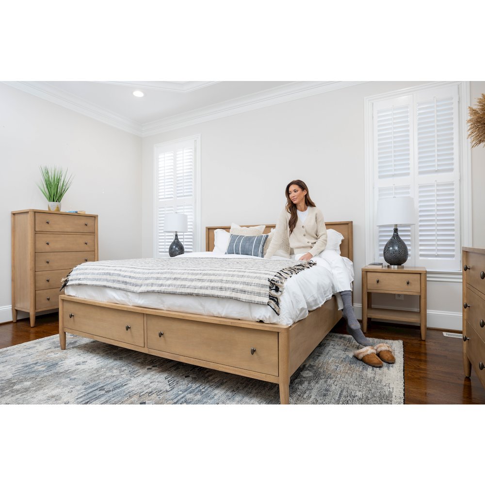 Chatham - Storage Bed - King - Warm Maple Finish. Picture 4
