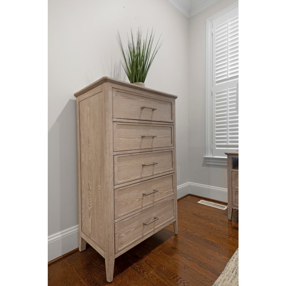 Cape May - 5 Drawer Chest - Glazed Driftwood Finish. Picture 7