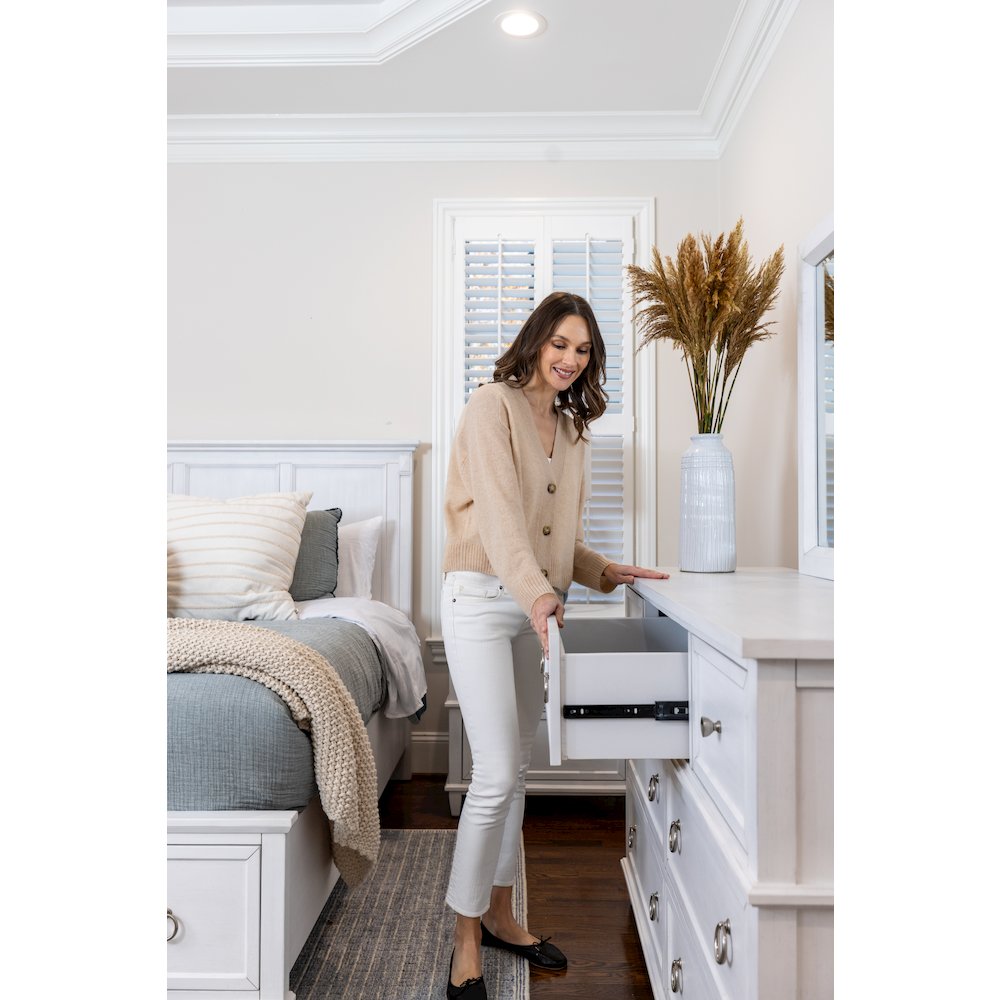 Point Breeze - 7 Drawer Dresser - Fresh White with Soft Grey Glaze Finish. Picture 7