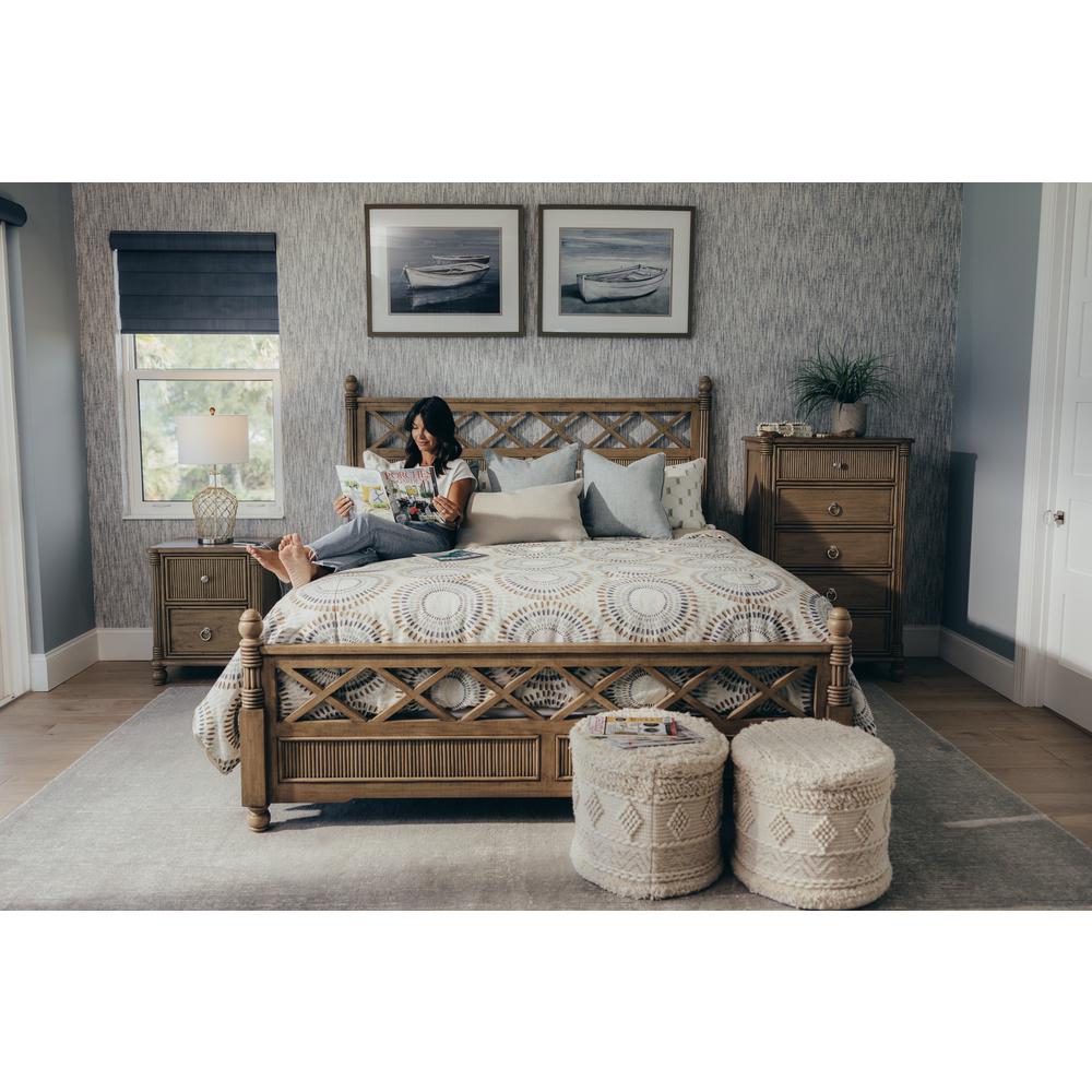 Malibu King  Bed. Picture 4