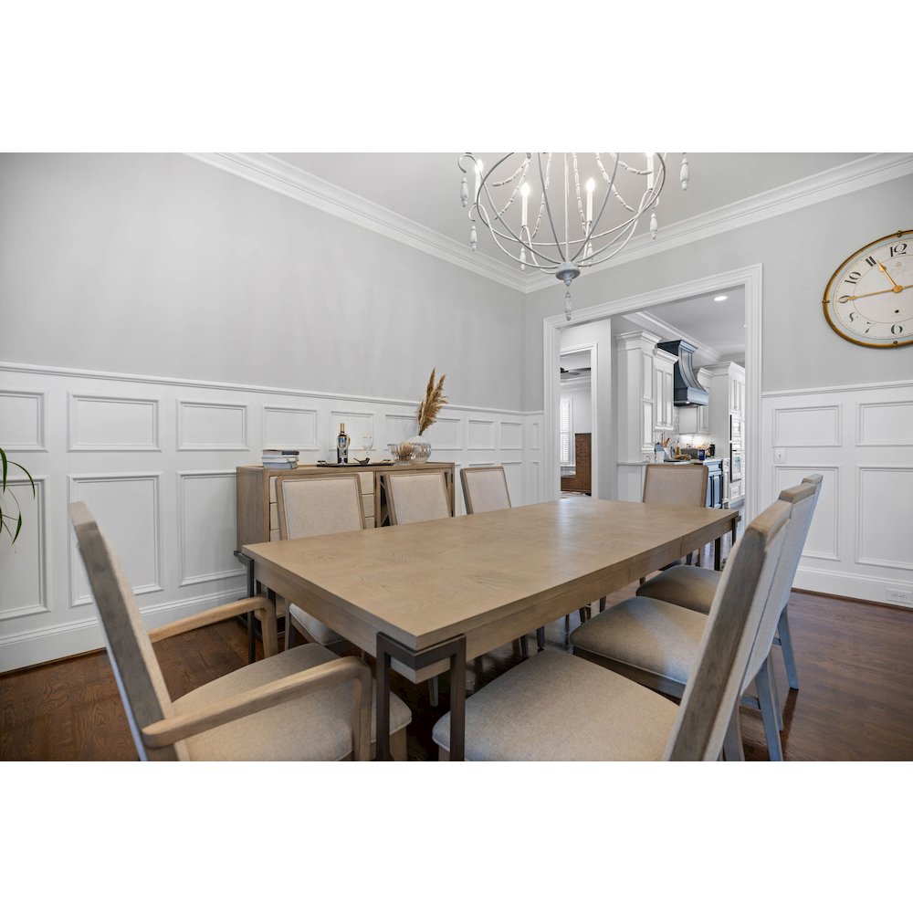 Rio Vista - 68" Rectangular Extendable Dining Table with 18" Self Storing Leaf. Picture 4