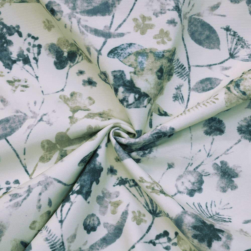 Flora Blackout Grommet Curtain Panel 52 x 63 in Silver. Picture 4