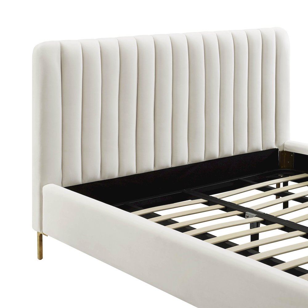 Angela Cream Bed in UK Super King. Picture 5