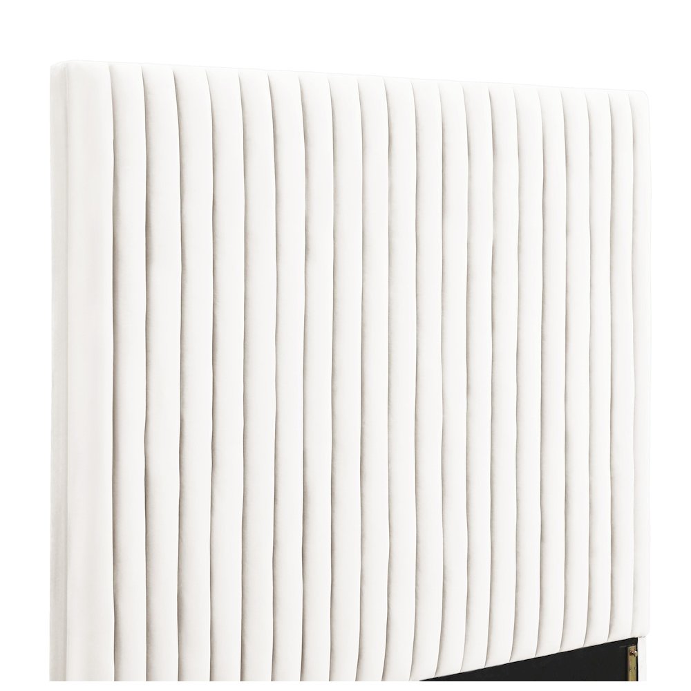 Arabelle White Velvet Bed in UK King. Picture 5