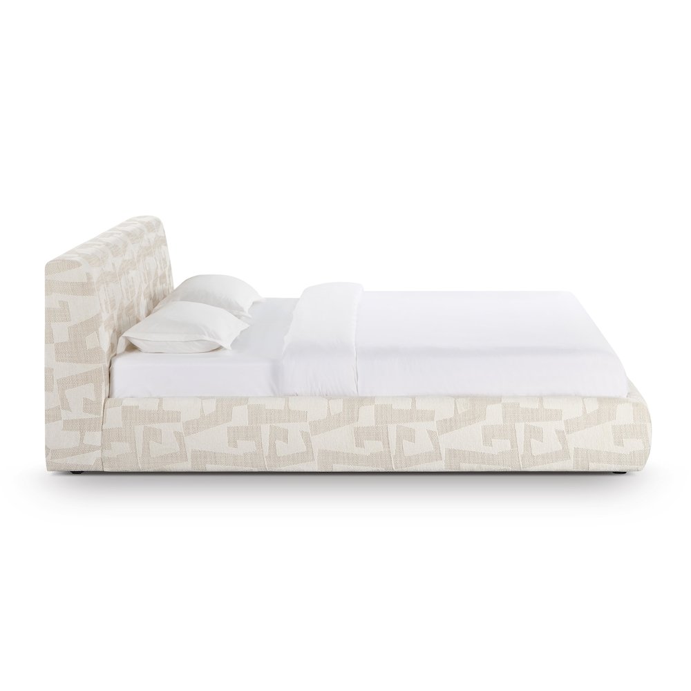 Isla Cream Jacquard Pattern King Bed. Picture 4