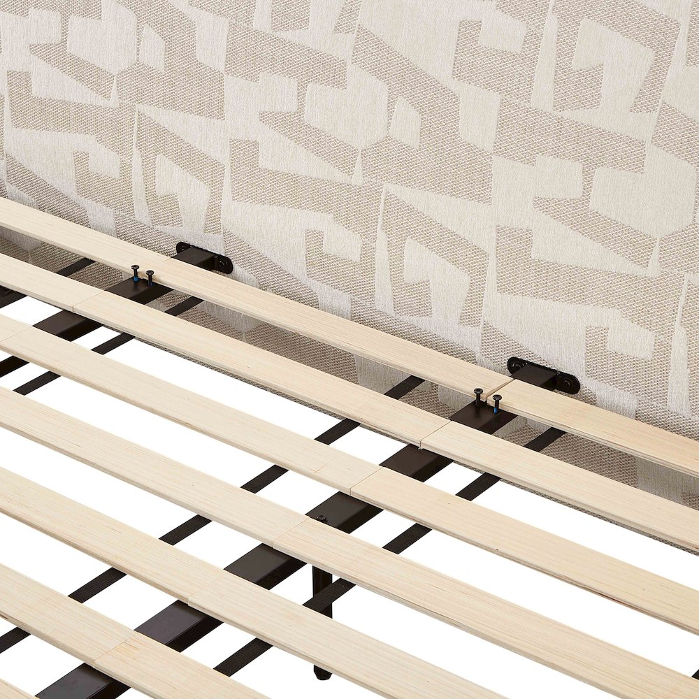 Isla Cream Jacquard Pattern King Bed. Picture 9