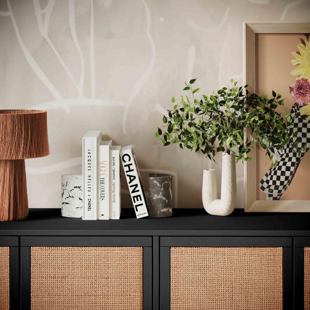 Salaa Concrete Table Vase. Picture 4