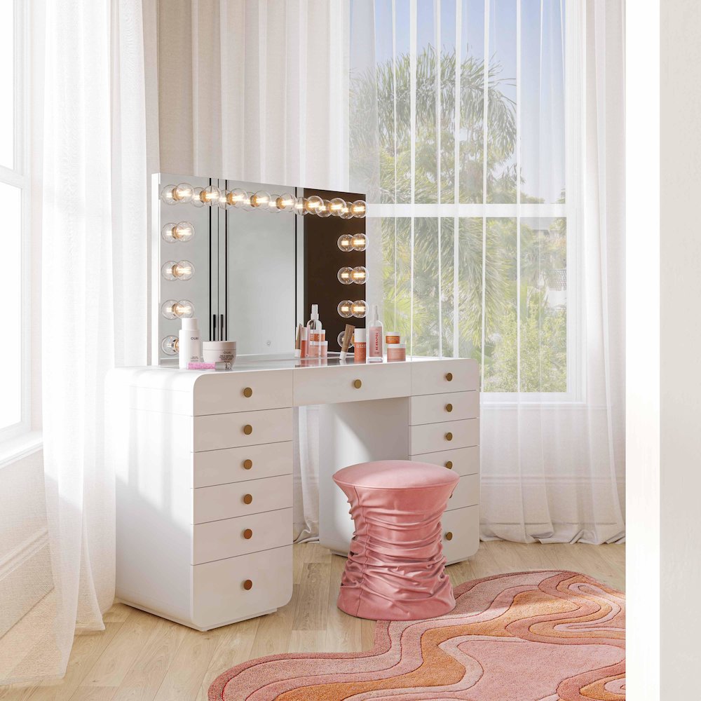 Lola Jumbo Vanity Mirror. Picture 2