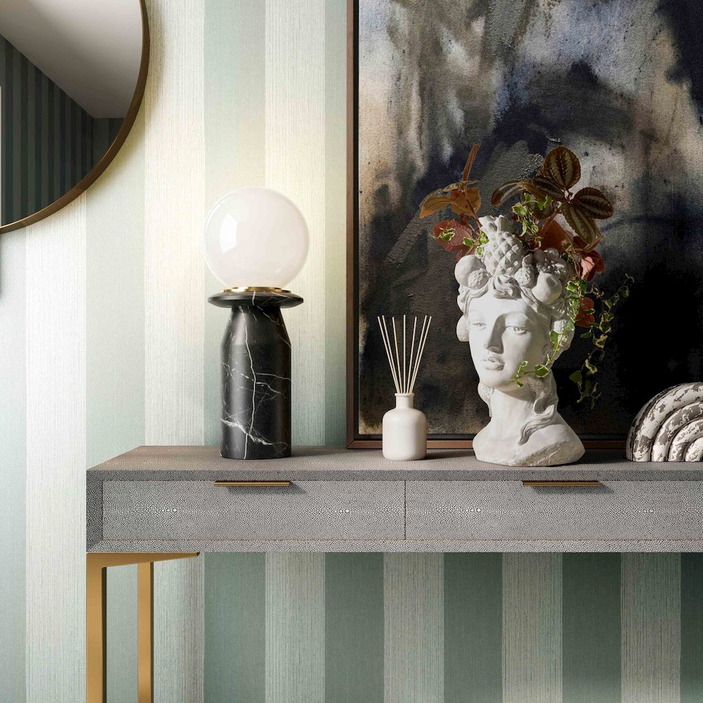 Globe Onyx Black Marble Lamp. Picture 2