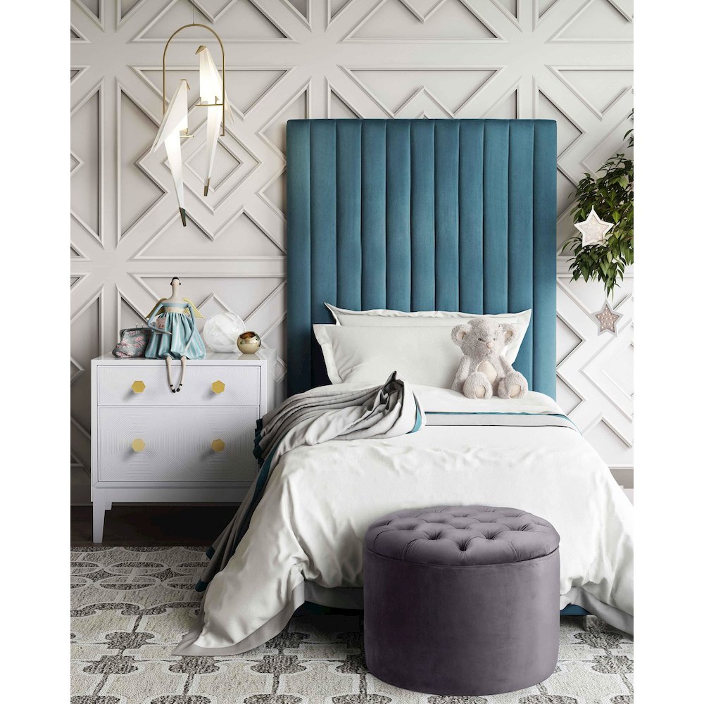 Queen Grey Velvet Storage Ottoman. Picture 2