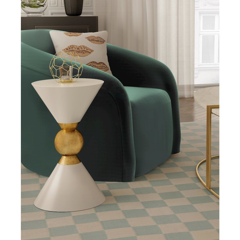 Balhi White Side Table. Picture 3