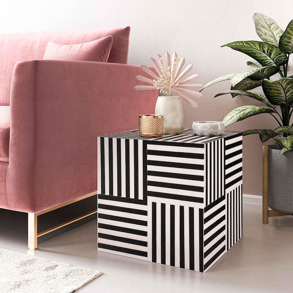 Cube Side Table. Picture 2