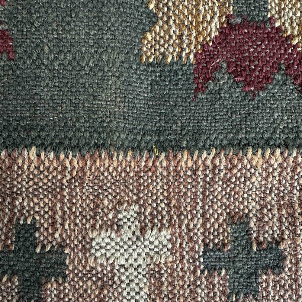 Rizi Textured Wool Upholstered Bench. Picture 6