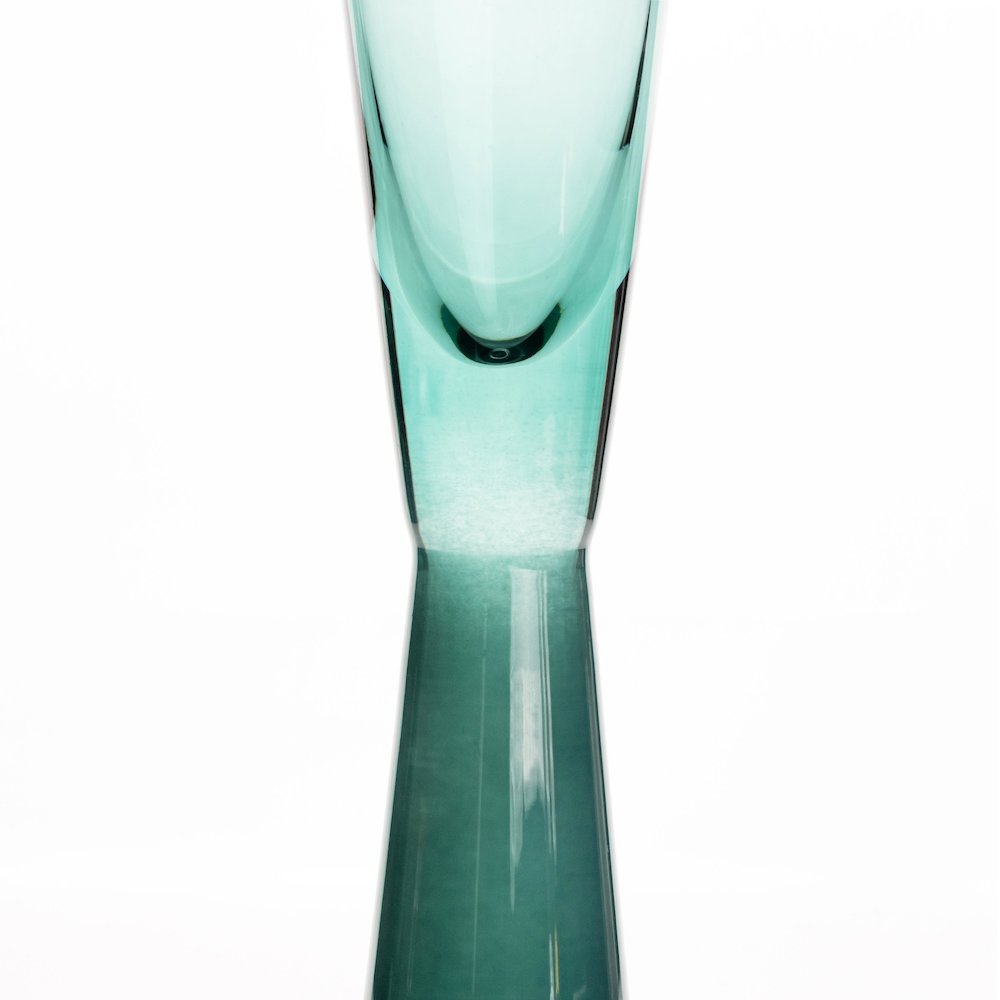 Flute Green Champagne Glasses - Set of 4. Picture 4