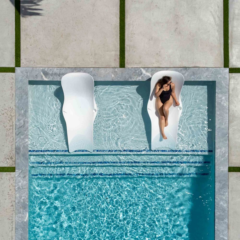 Panama Jack Set of 2 Wave In-Pool Chaise Lounger. Picture 6