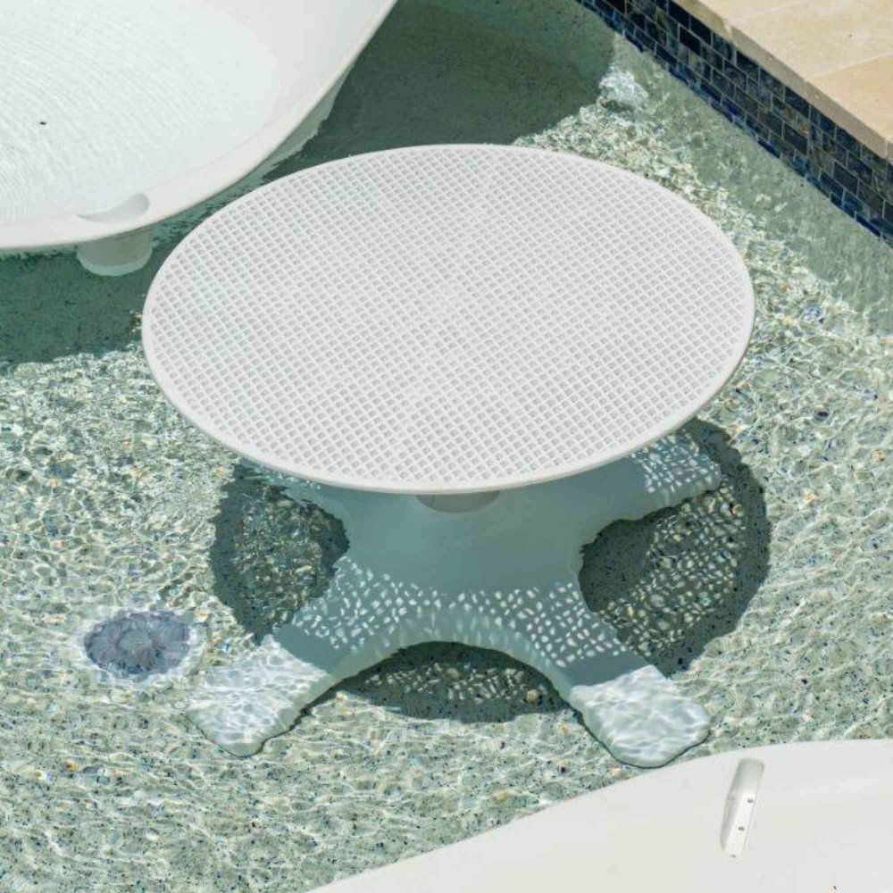 Panama Jack Set of 2 Wave In-Pool Chaise Lounger with End Table. Picture 6