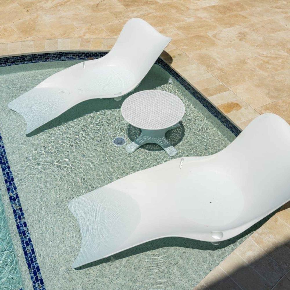 Panama Jack In-Pool Wave End Table. Picture 6