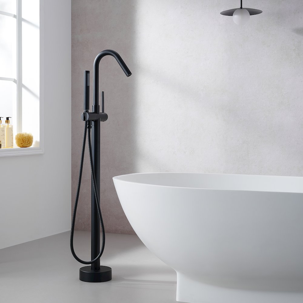 Single Lever Handle Freestanding Floor Mounted Tub Filler. Picture 2