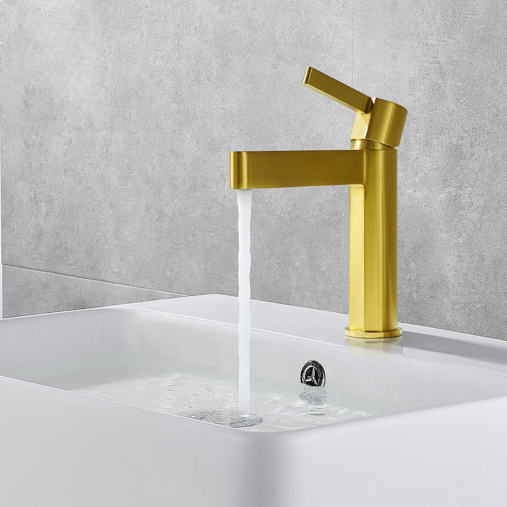 Single Hole Single-Handle Bathroom Faucet in Brushed Gold. Picture 6