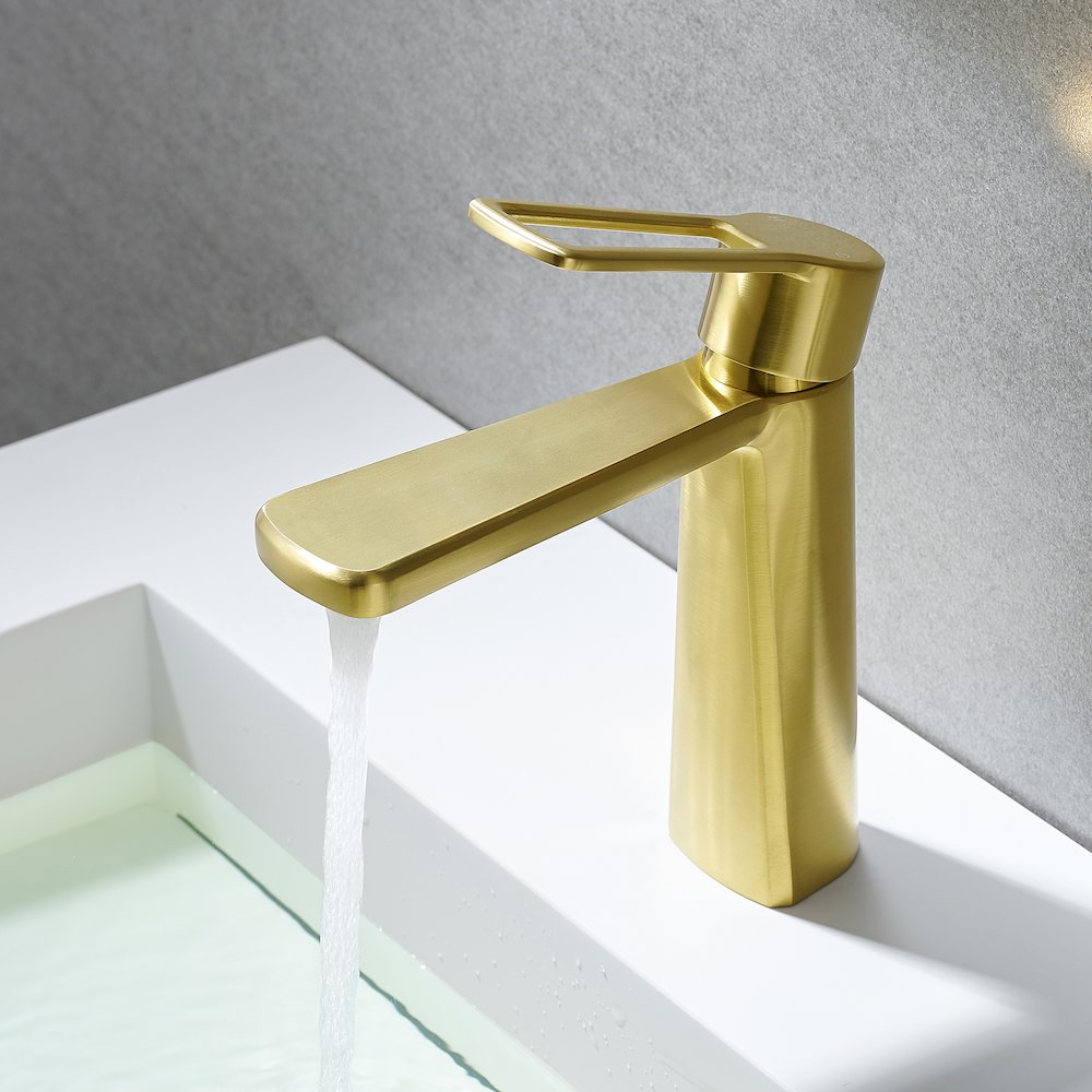 Single Hole Single-Handle Bathroom Faucet in Brushed Gold. Picture 4