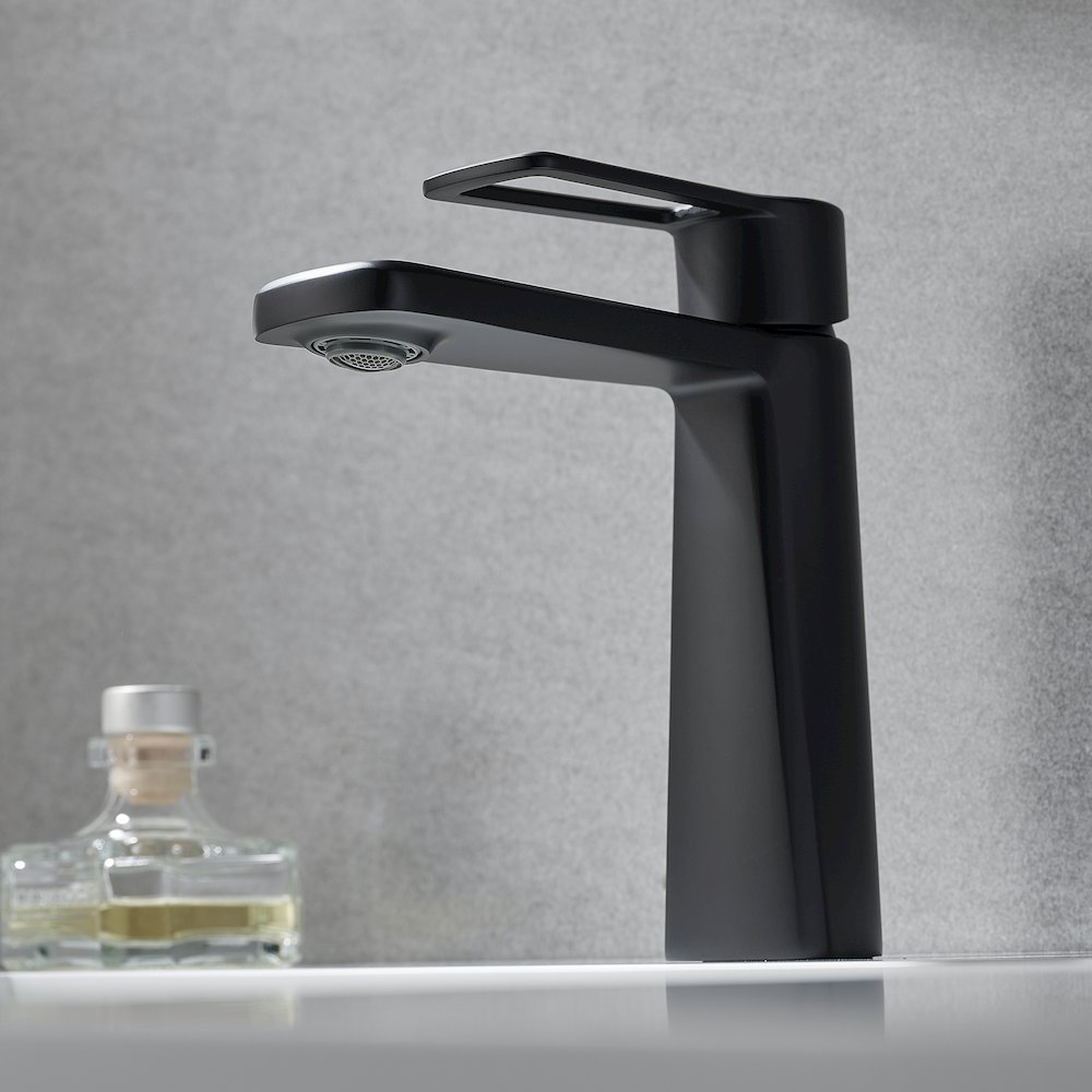 Single Hole Single-Handle Bathroom Faucet in Matte Black. Picture 2