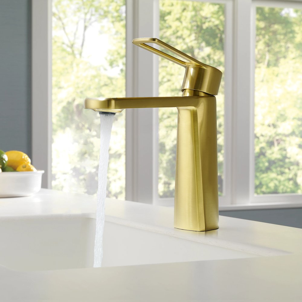 Single Hole Single-Handle Bathroom Faucet in Brushed Gold. Picture 6