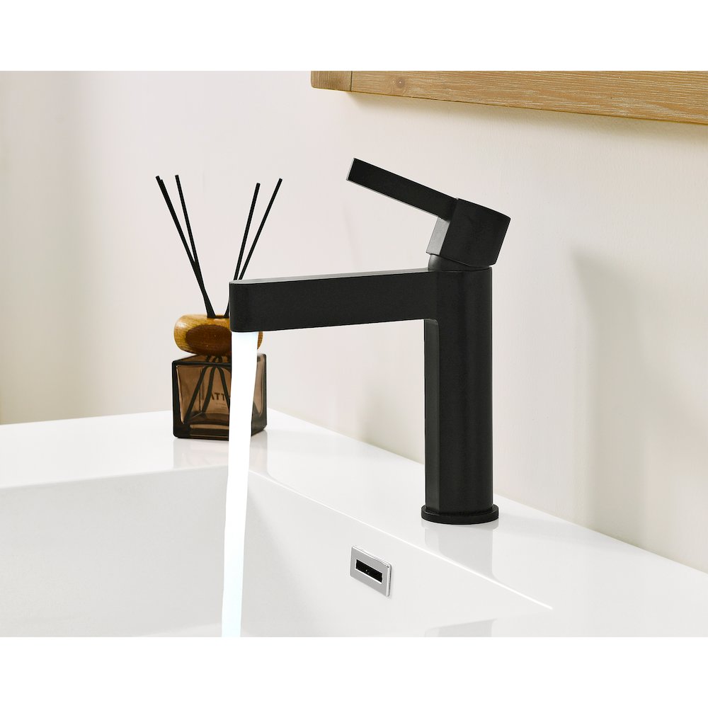Single Hole Single-Handle Bathroom Faucet in Matte Black. Picture 13