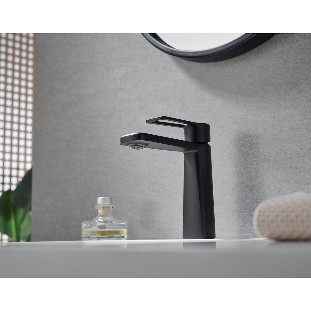 Single Hole Single-Handle Bathroom Faucet in Matte Black. Picture 13