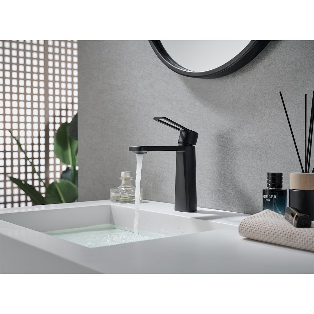 Single Hole Single-Handle Bathroom Faucet in Matte Black. Picture 14