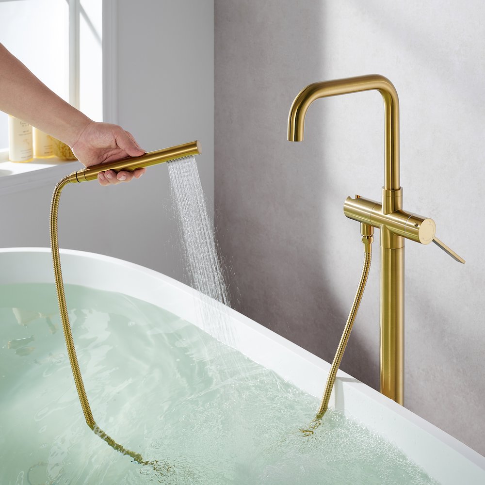 Single Lever Handle Freestanding Floor Mounted Tub Filler. Picture 7